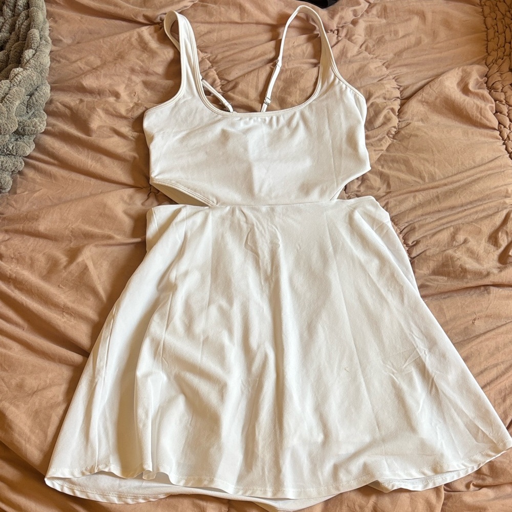 Abercrombie & Fitch Cut Out Traveler Athletic Dress - Picture 3 of 9